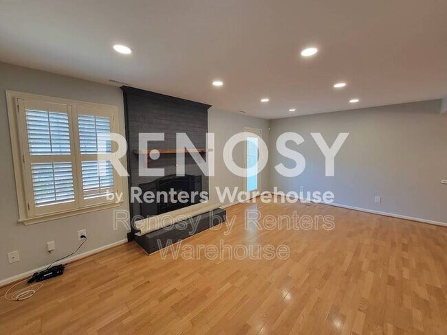 Foto del edificio - 914 Wildwood Square Ct