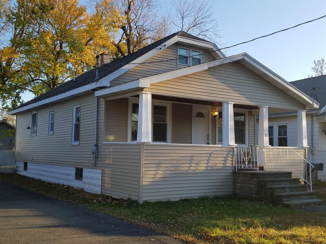 32 Elmhurst Ave, Albany, NY 12205
