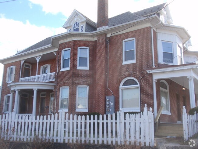 Building Photo - 29 N Franklin St