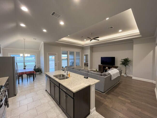 Building Photo - LEGACY BEAUTY.. Close to Barksdale Air For...