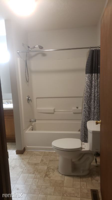 Foto del edificio - 3 br, 1 bath House - 9625 Sterling Rd