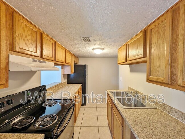 Building Photo - 7201 Arlington Expy