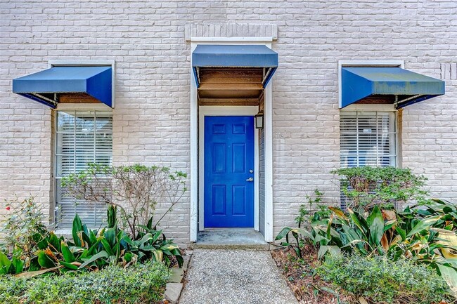 Building Photo - 8001 Woodway Dr