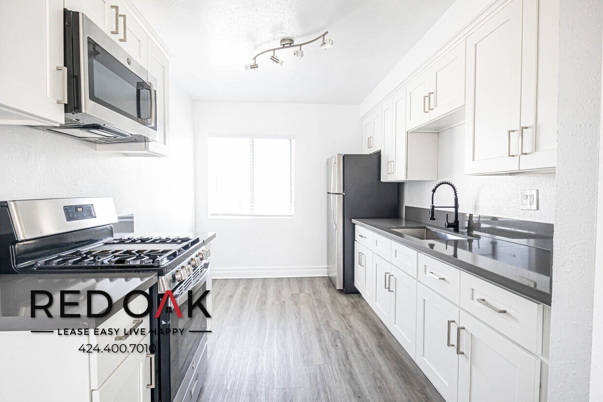 Foto principal - 12520 Lakewood Blvd
