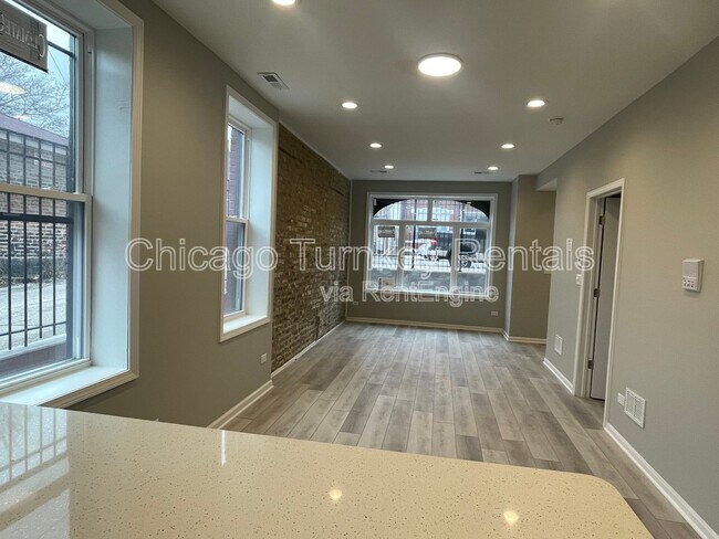 Foto del edificio - 2112 W 23rd Pl