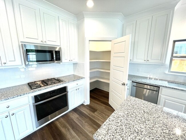 Foto del edificio - 4 Bedroom Home in Willows at Bayou Fountain