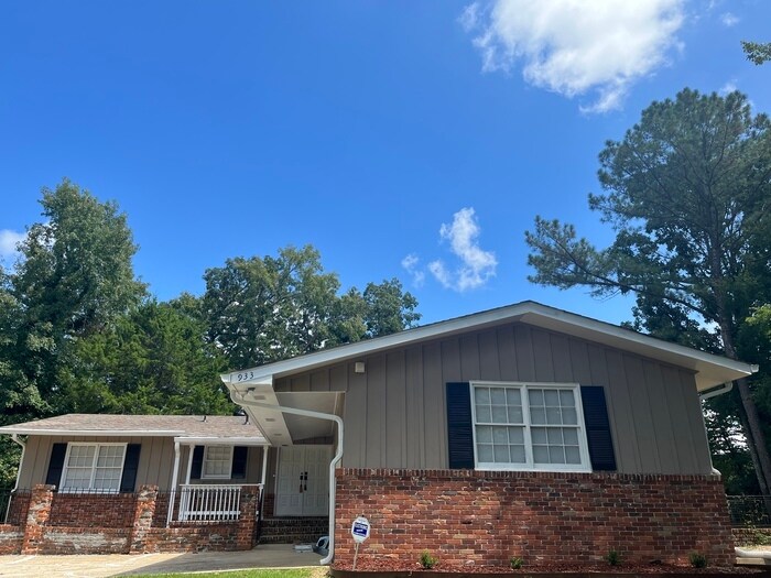 933 Garrett Dr Birmingham, AL 35235 House for Rent in Birmingham, AL
