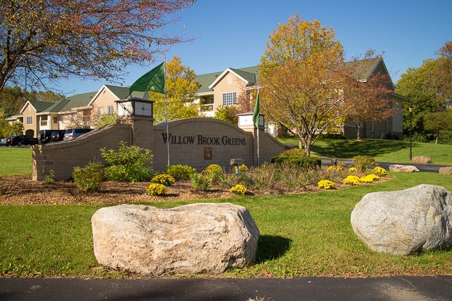 Building Photo - Willow Brook Greens Apartments