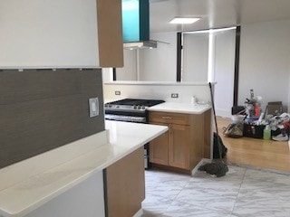 Wrap around Quartz Countertop Porcelain Tiles - 4633 Park Ave