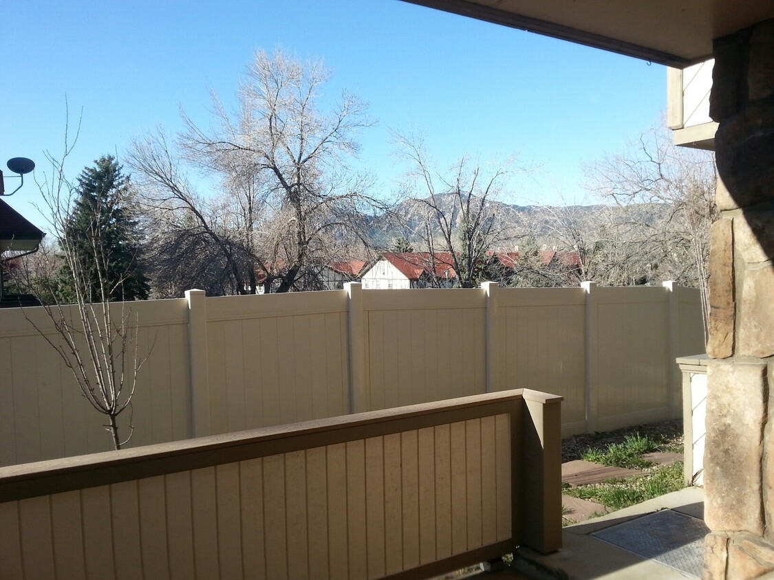 South facing patio with Flatiron views - 3300 Bridger Trail