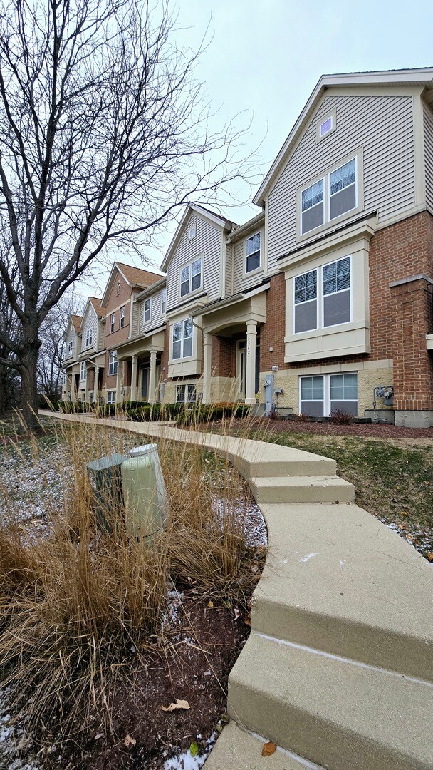 Building Photo - 5542 Cambridge Way