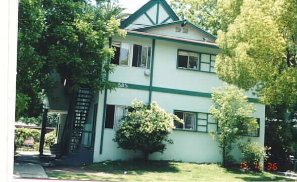 Building Photo - 515 N Raymond Ave