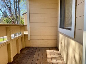 Building Photo - 1645 Pyrenees Ave