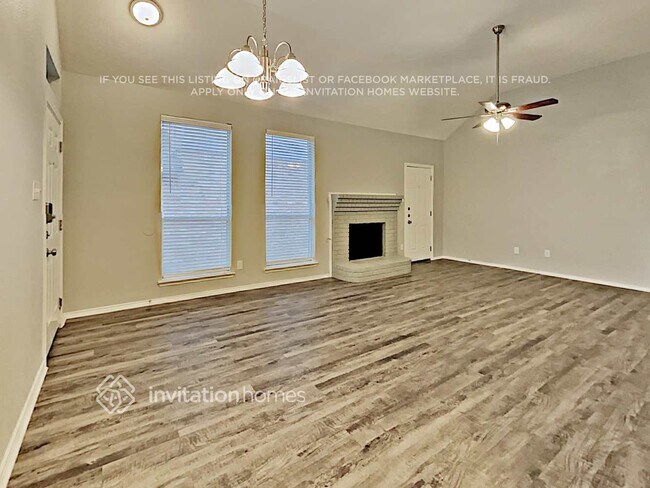 Foto del edificio - 2401 Baretta Dr