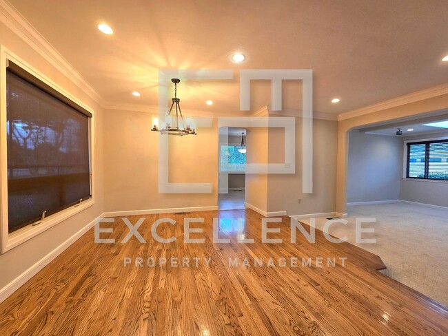 Foto del edificio - Beautiful Home in Willow Glen With Solar, ...