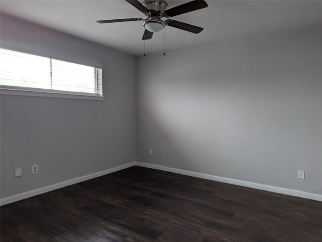 Building Photo - 1043 Ashland St