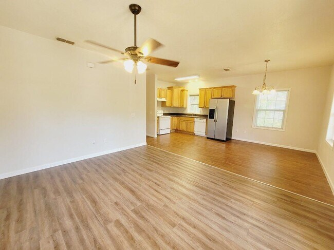 Foto del edificio - 2770 Weaver Dr