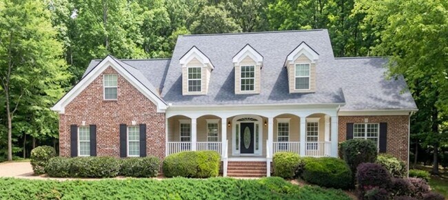 Foto del edificio - 606 Lakeshore Ct