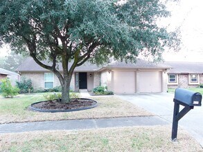 Building Photo - 6215 Pinole Forest Dr