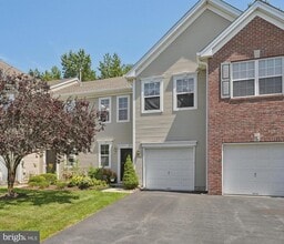 Building Photo - 7 Leeds Ct
