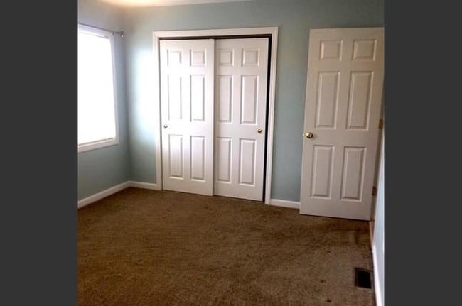 Bedroom - 41 Boston Rd