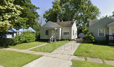 Building Photo - 813 Alvord Ave