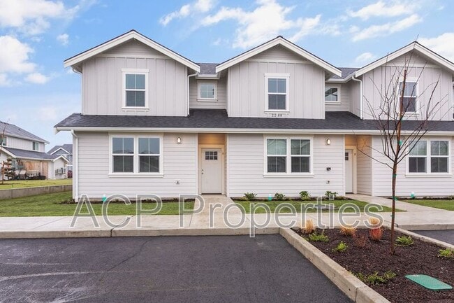 Building Photo - 2284 Brome St