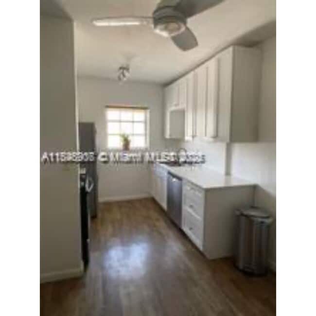 Building Photo - 6511 Santona St