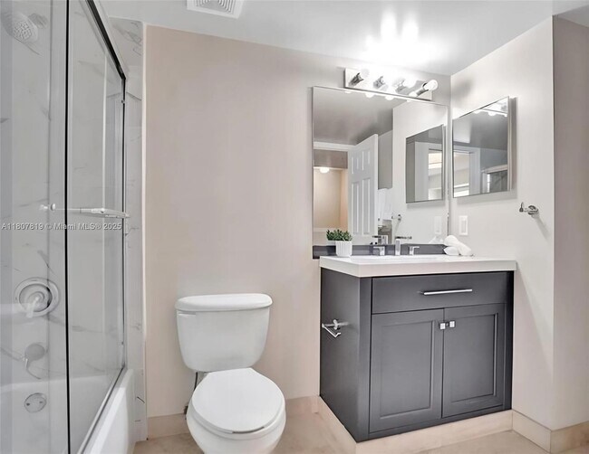 Foto del edificio - 2965 NE 185th St