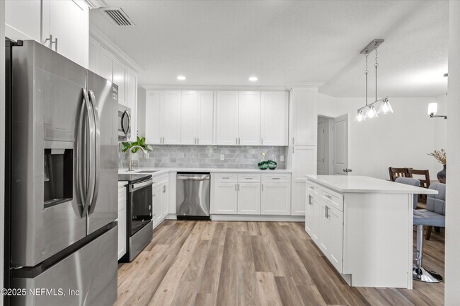 Foto del edificio - 805 Garth Ave