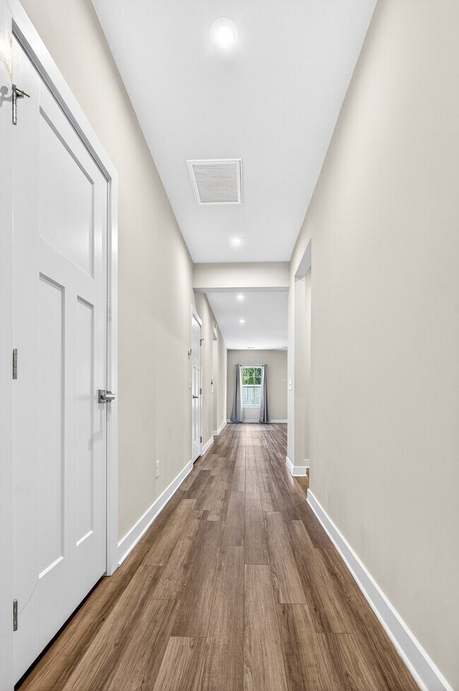 Foto del edificio - 151 Country Oaks Ln