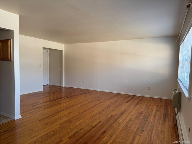 Foto del edificio - 229 N Middletown Rd