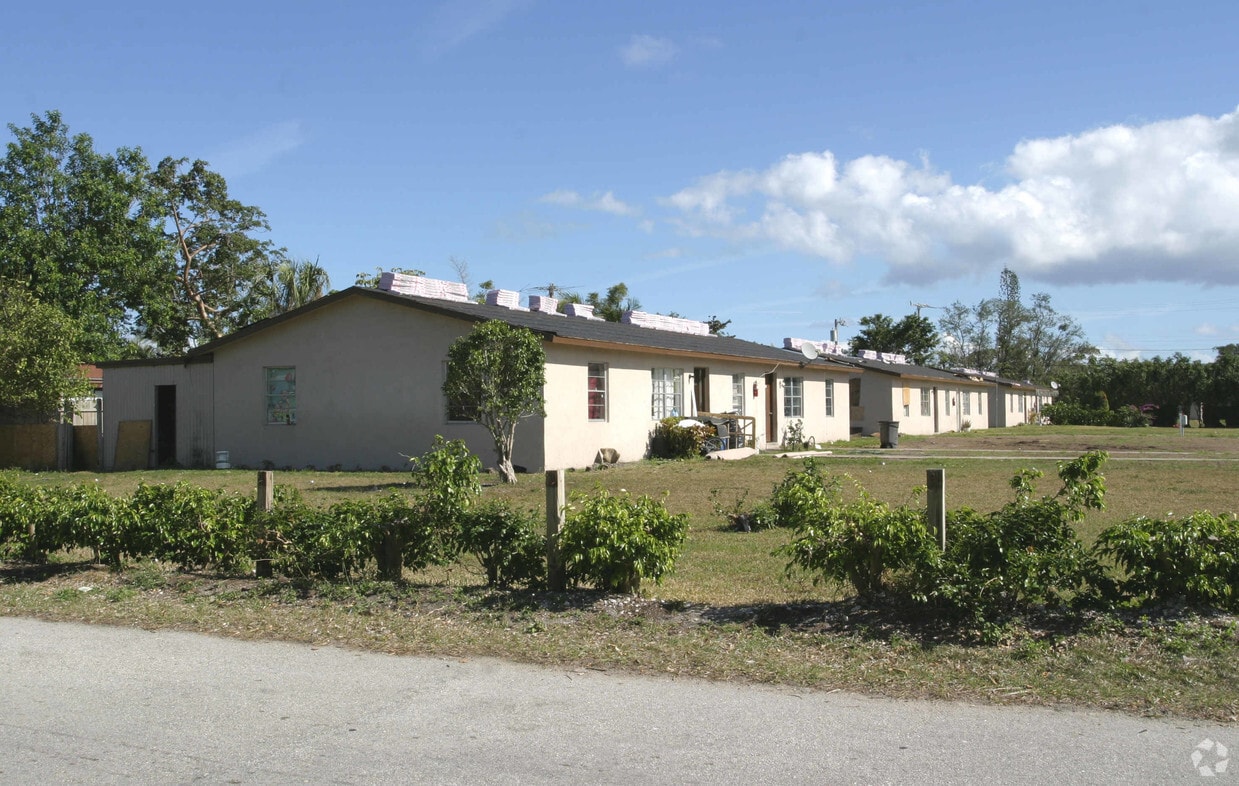 Building Photo - 3583 Melaleuca Ln
