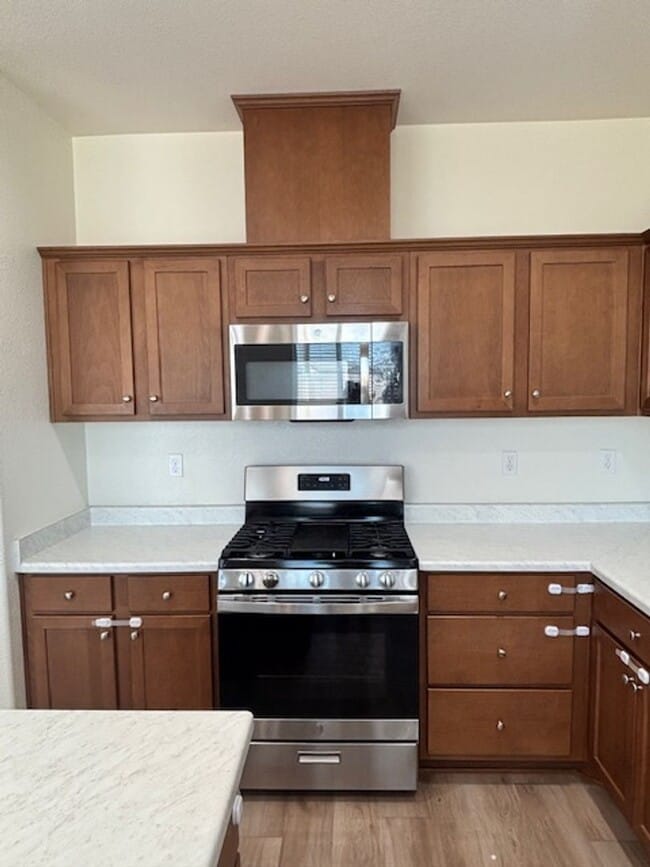 Foto del edificio - Upscale Living: Stunning 5-Bedroom, 3-Bath...