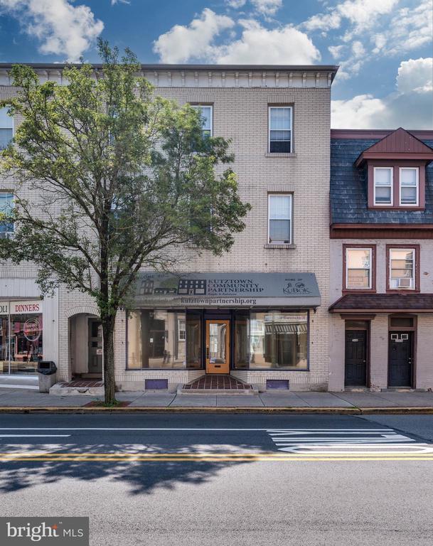 Building Photo - 306 W Main St