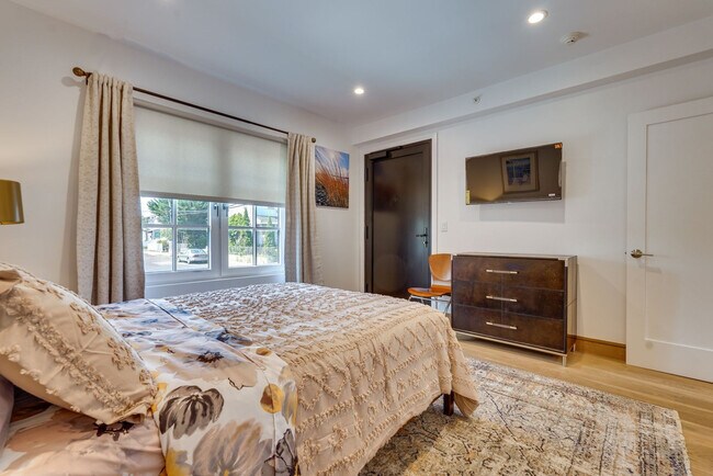Foto del edificio - 930 Cove Rd
