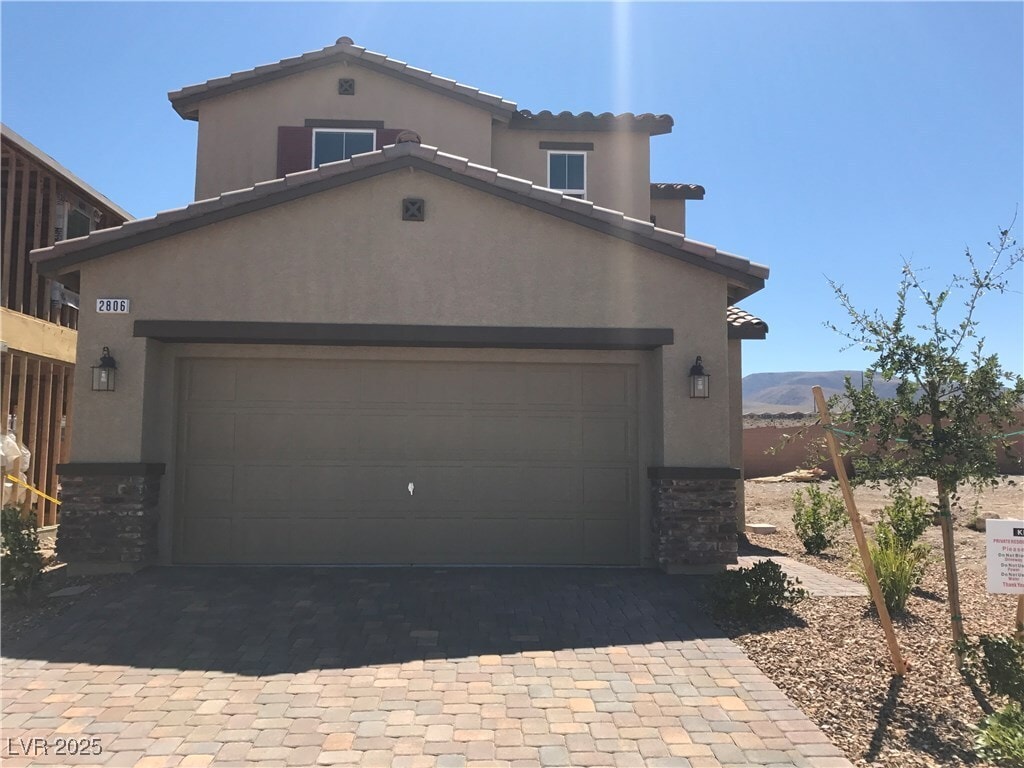 Foto principal - 2806 Falling Mist St