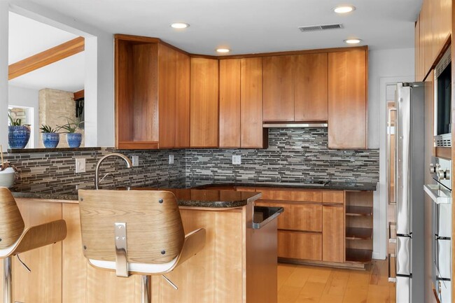 Foto del edificio - 3935 Lago Vista Dr