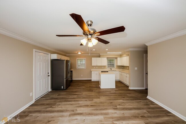 Foto del edificio - 3405 Ridgecrest Rd
