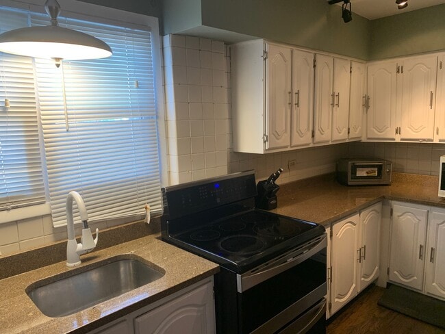 Foto del edificio - 5310 S Archer Ave