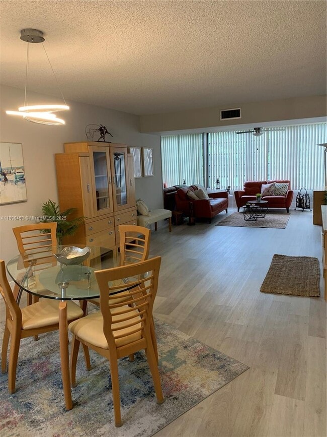 Building Photo - 1709 Whitehall Dr