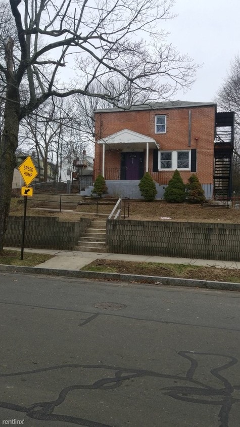 Primary Photo - 165 Sheffield Ave
