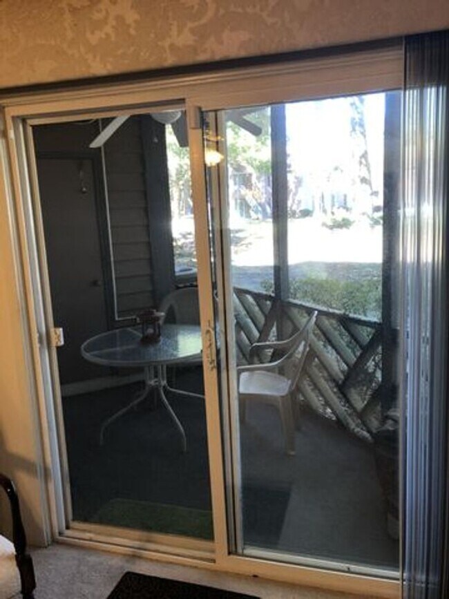 Building Photo - Adorable two bedroom, two bath condo locat...