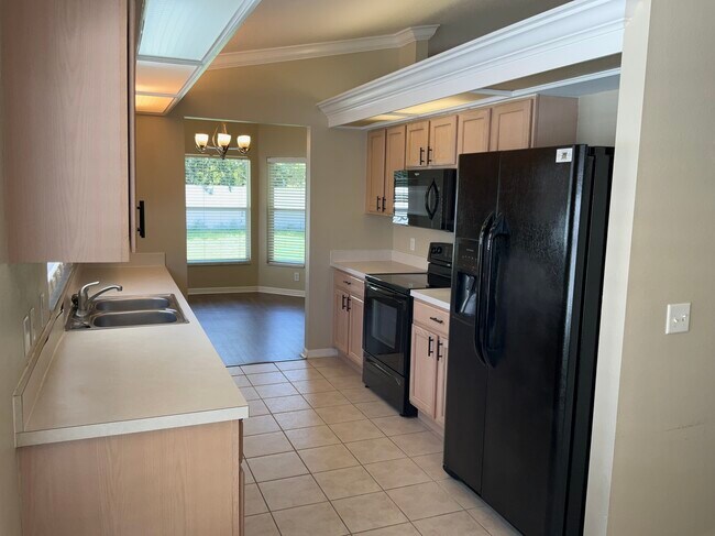 Foto del edificio - 27512 Sky Lake Cir