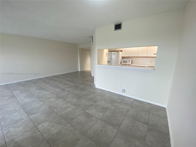 Building Photo - 13055 SW 15th Ct