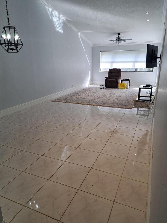 Building Photo - 7590 Tahiti Ln
