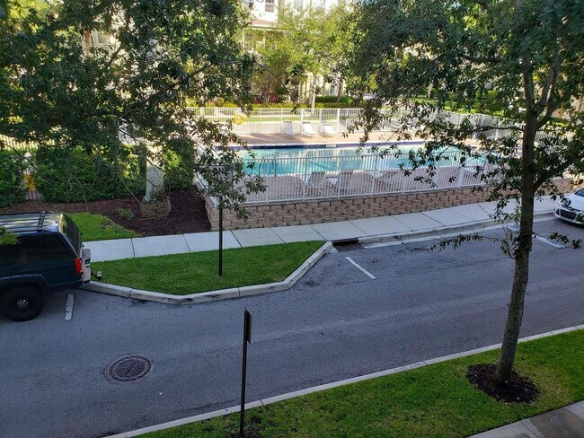 Foto del edificio - 123 E Royal Palm Cir