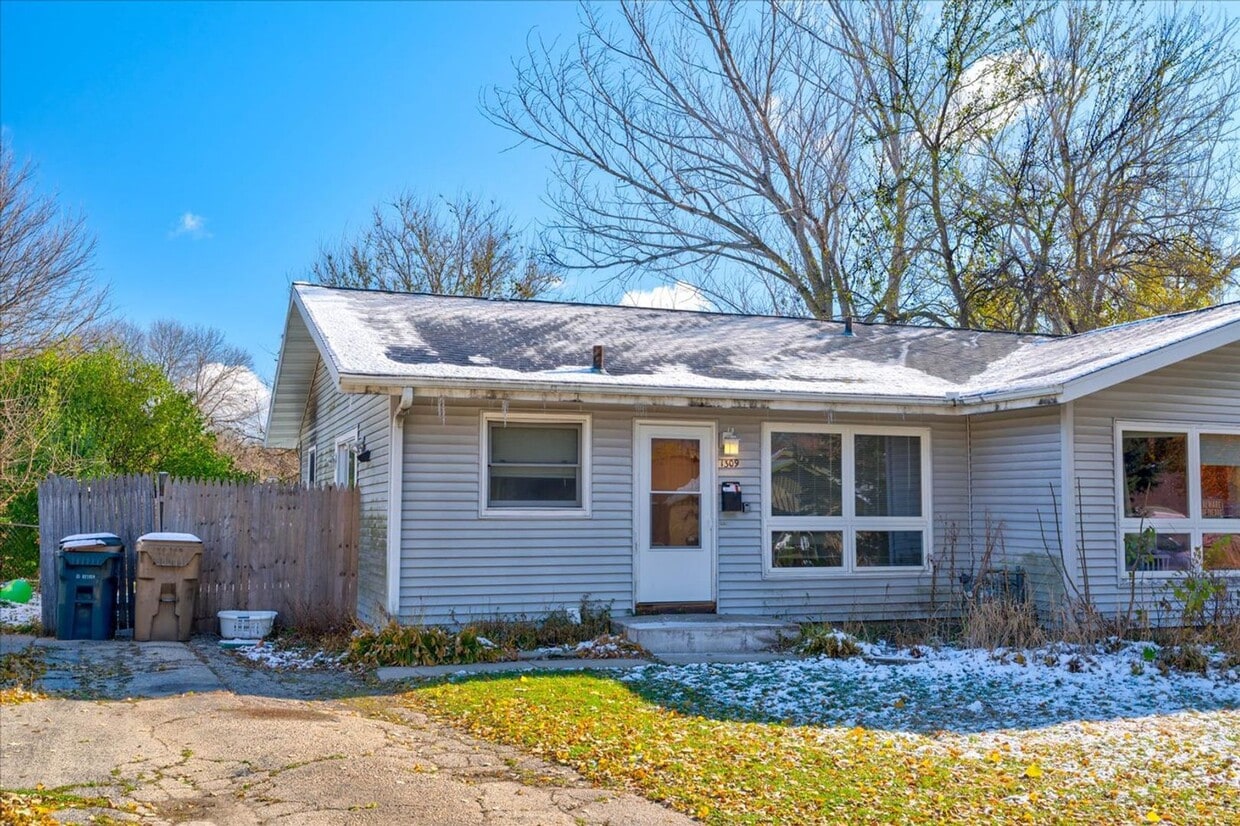 Foto principal - 1309-1311 Prairie Rd