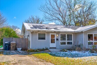 Building Photo - 1309-1311 Prairie Rd