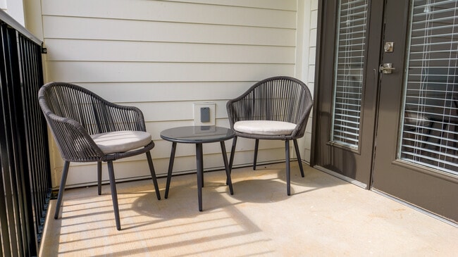 The Aviator: 1BR, 1BA- Private Patio or Balcony - The Waters At Redstone